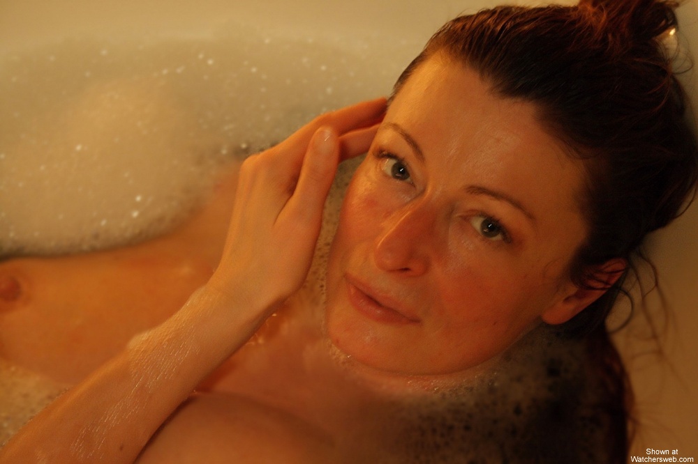 Sexy Anna In The Bath #1